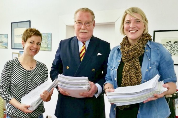 Regensburger Hebammen bitten Graf Lerchenfeld um Hilfe und übergeben mehr als 1.500 Unterschriften